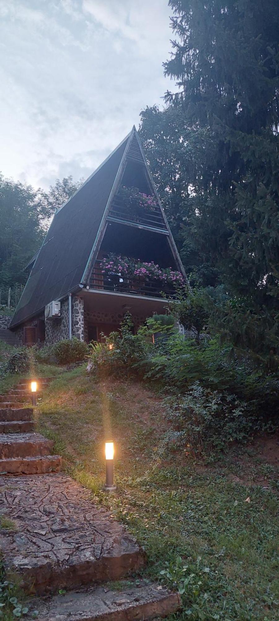 Holiday Home Dragonfly River House On Korana Near Plitvice And Mreznica Barilovic Exterior photo